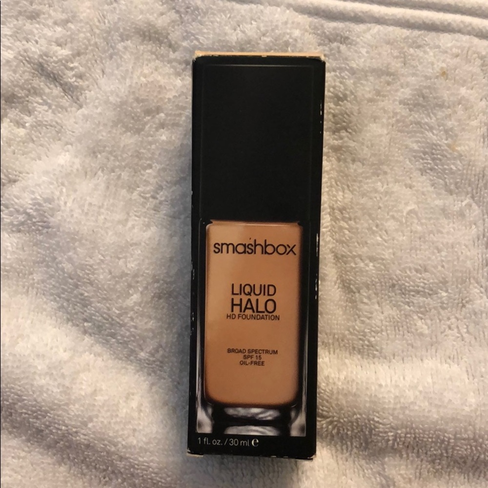 Smashbox liquid halo HD foundation